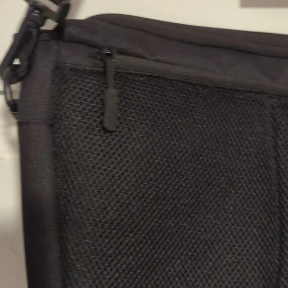 Dustin Adjustable Laptop Crossbody Bag Black - Picture 12 of 13